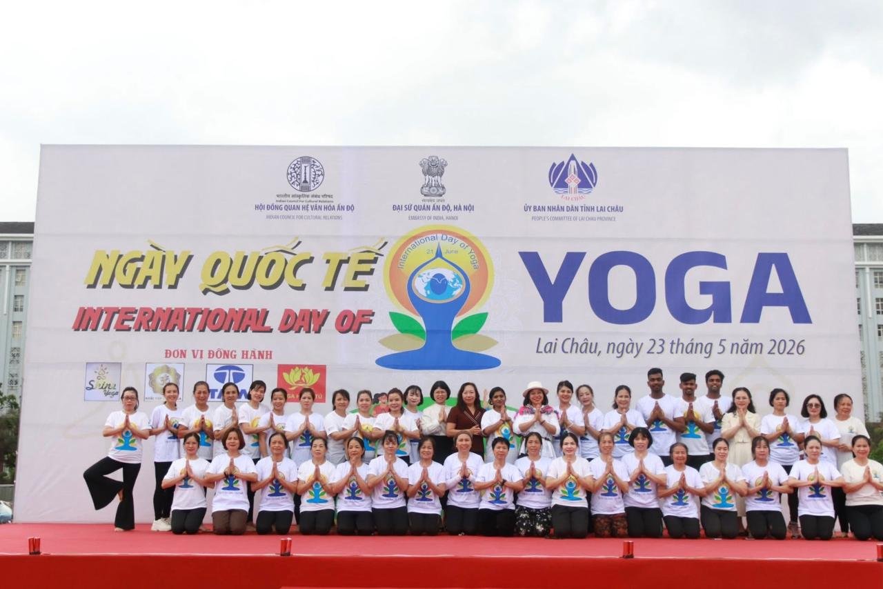 Yoga session in Lai Chau Province in the run-up to the International Day of Yoga