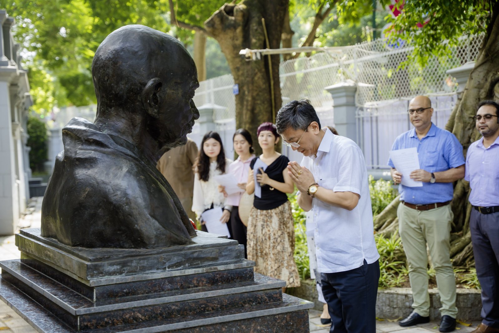 Ambassador administered the Swachhata Pledge to Embassy Staff on 01 October 2026