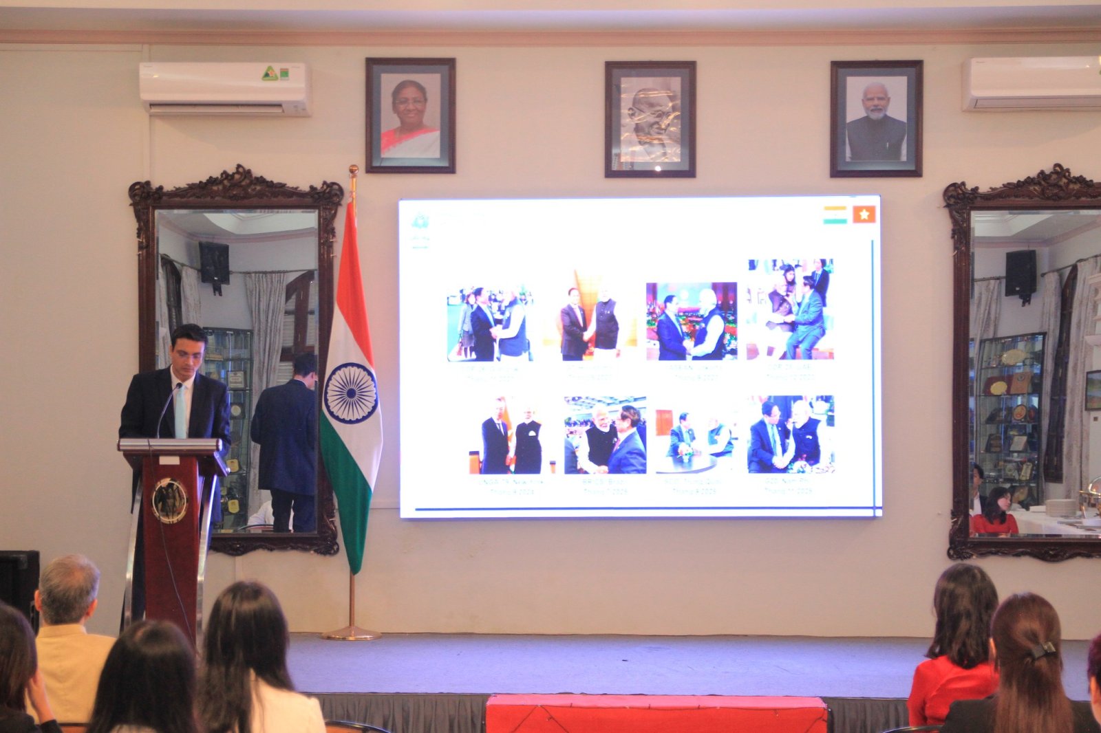 Visit of undergraduate students from the Hanoi Open University to the Embassy