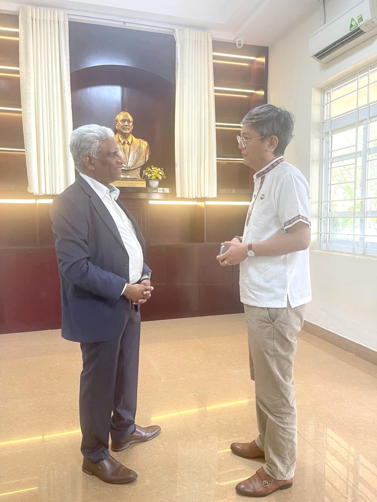 Ambassador visited the KCP VIL plant in Son Hoa Commune in Dak Lak Province