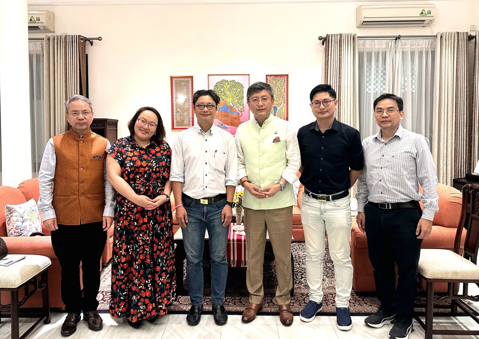 Ambassador hosted senior faculty members of the Oriental Studies of the University of Social Sciences and Humanities