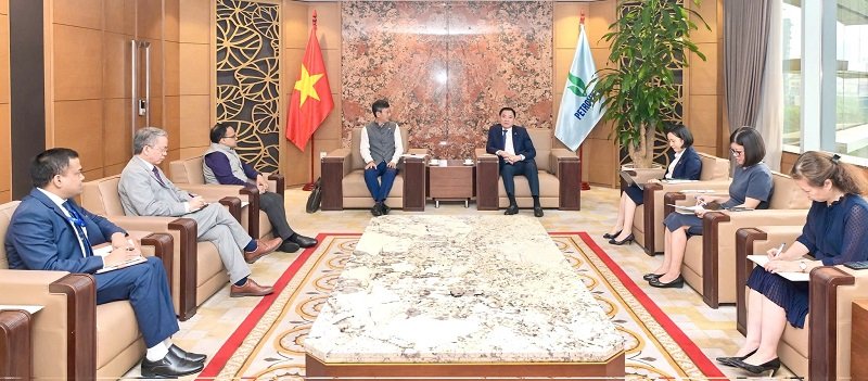 Ambassador's meeting with Chairman of PetroVietnam (Vietnam National Industry - Energy Group)