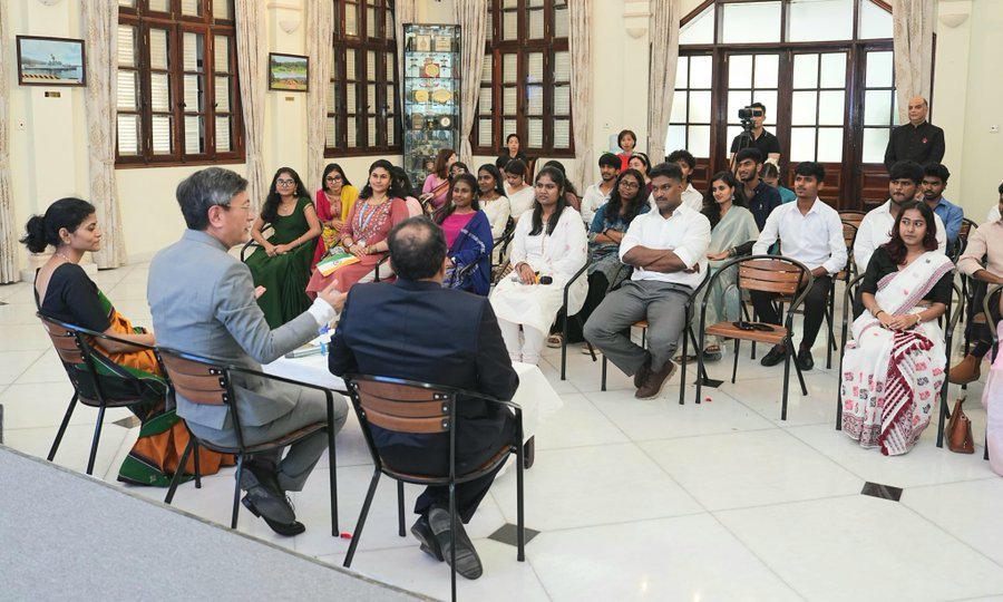 Ambassador's interaction with Indian medical students from Dai Nam University on 15 August 2026