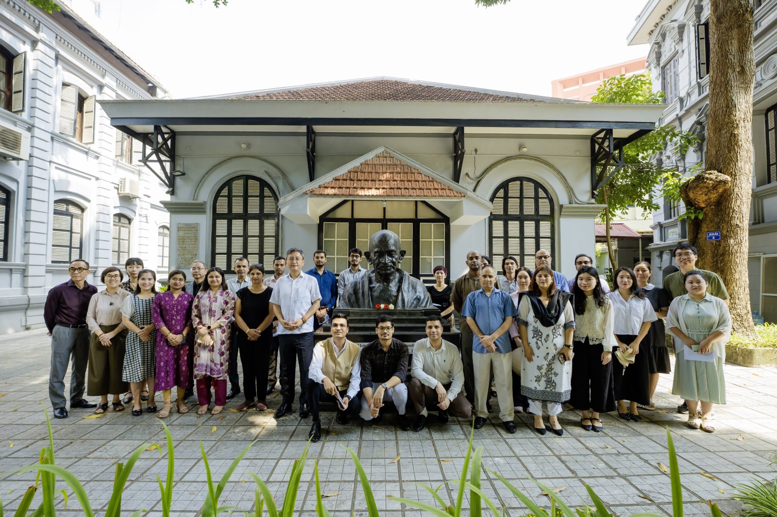 Ambassador administered the Swachhata Pledge to Embassy Staff on 01 October 2026