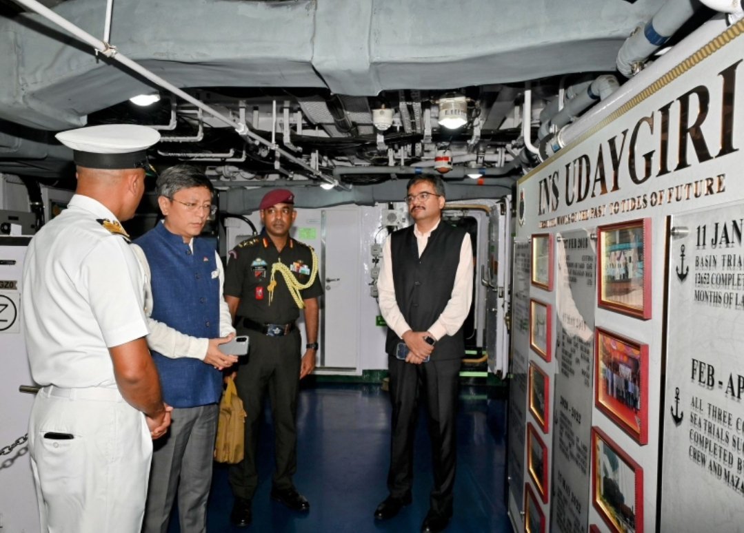 Ambassador visited INS Udaygiri and INS Kavaratti during their port call to Ho Chi Minh City