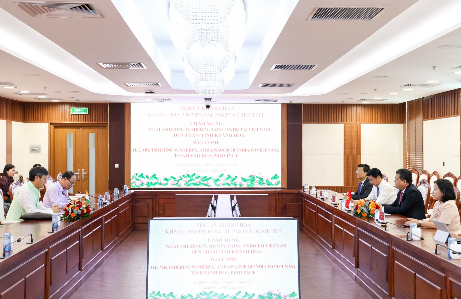 Ambassador met H.E. Tran Phong, Secretary of Khanh Hoa Provincial Party Committee