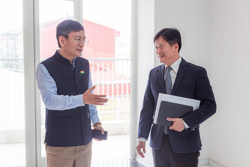 Ambassador's meeting with President of the Diplomatic Academy of Viet Nam