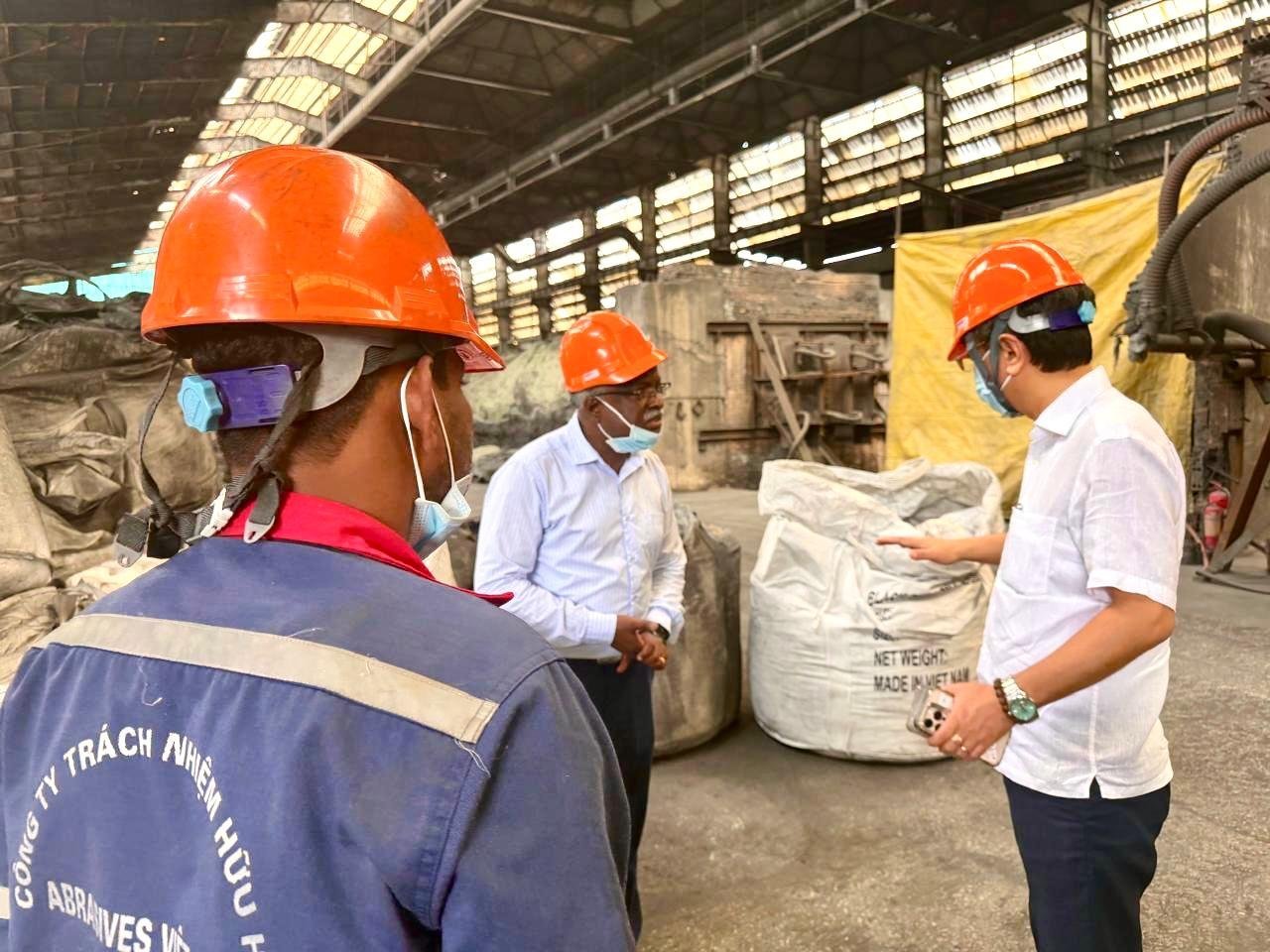 Ambassador visited Vietnam Abrasives Company Limited, a subsidiary of SNAM Group, on 09 October 2026