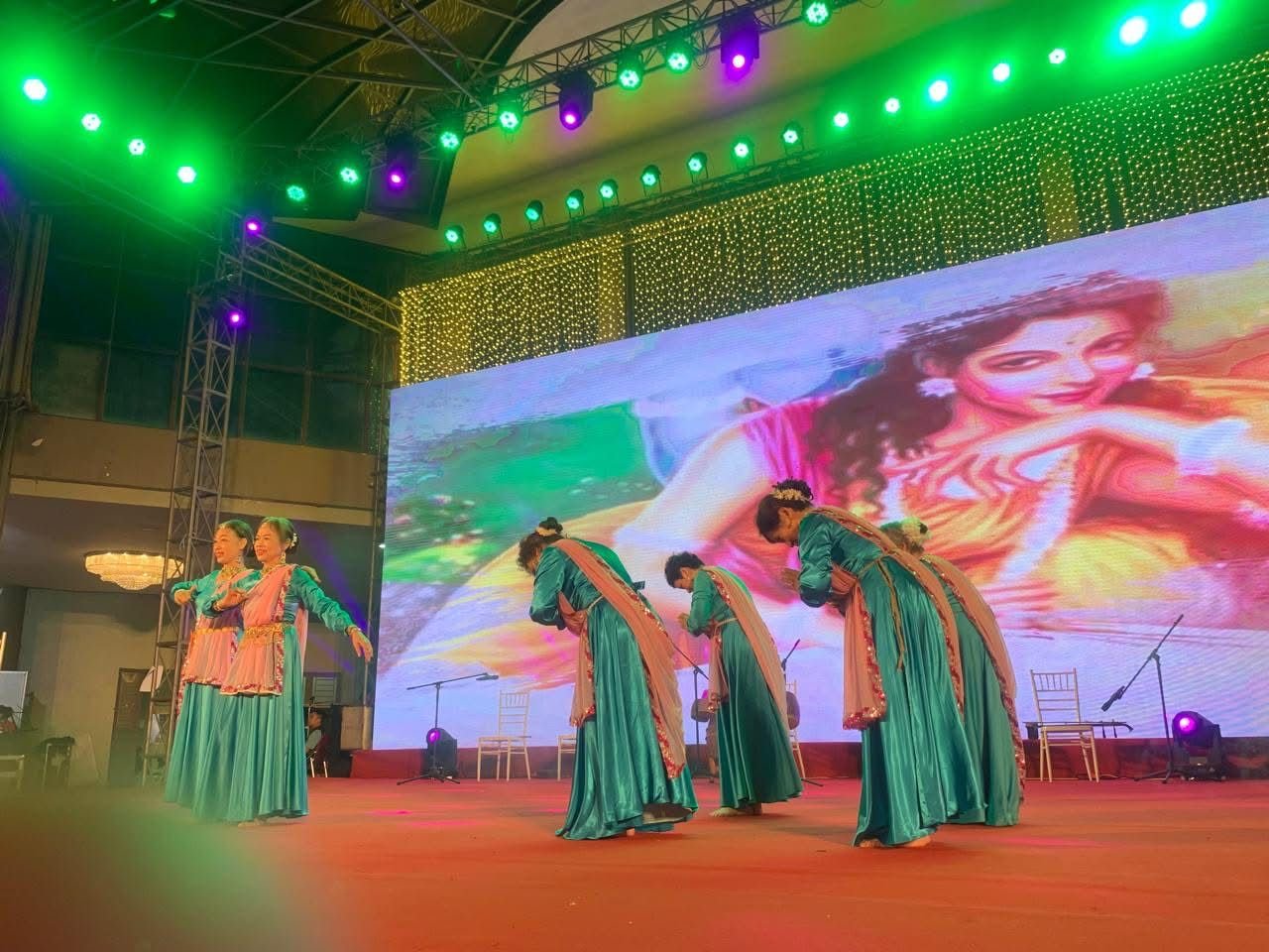 Performance by Teachers and Students of SVCC at Binh Ngo Spring Festival 2026