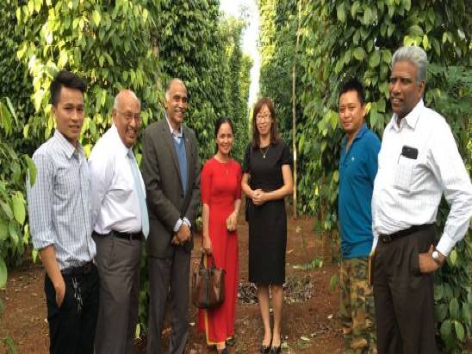 Ambassador visits pepper farm in Dak Lak province