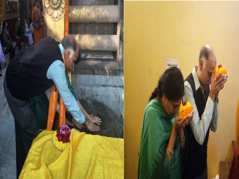 Ambassador P. Harish and Mrs. P. Nandita visited the Mahabodhi Temple in Bodh Gaya 