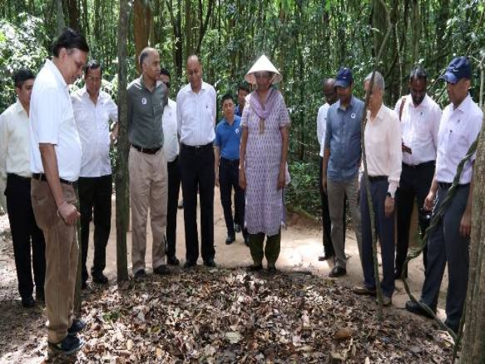 Defence Minister visits Cu Chi tunnels