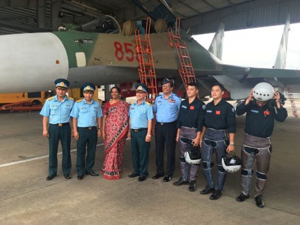 Defence Minister visits Bien Hoa AFS