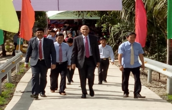 Ambassador P. Harish inaugurated the Chua Moi Bridge at Ho Dac Kien Commune in Chau Thanh District in Soc Trang Province in Southern Vietnam.