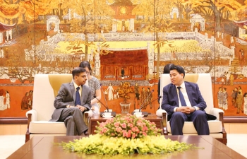 Ambassador meets Chairman of Hanoi People's Committee