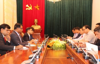 Ambassador meets with the Party Secretary of Hanoi City and Member of Politiburo of the Communist Party of Vietnam