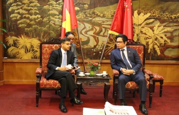 Ambassador meets the Chairman of Vietnam Chamber of Commerce and Industry 