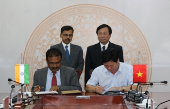 Embassy signs MOU with People's Committee of Phu Tho Province