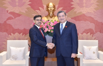 Ambassador meets Chairman of the Foreign Affairs Committee, VNA