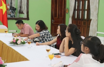 Ambassador Interacts with Vietnamese Media Persons