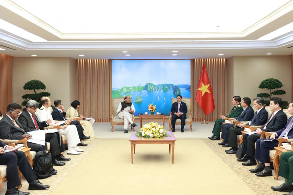 Raksha Mantri calling on the Prime Minister of Vietnam, His Excellency Pham Minh Chinh (8 June 2022)