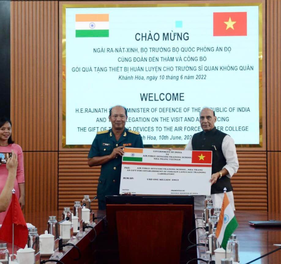 Raksha Mantri visiting the Air Force Officers Training School in Nha Trang where he handed over Government of India's gift of US$ 1 million for setting up a foreign language training lab (10 June 2022)