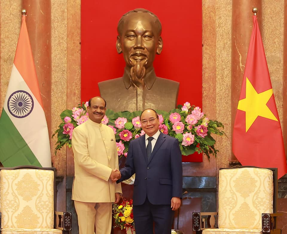 Hon'ble Speaker meeting the State President of Vietnam, His Excellency Nguyen Xuan Phuc (19 April 2022)